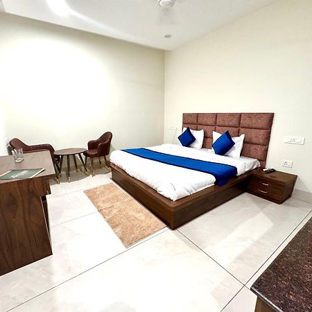 Prism Grand Otel Zirakpur Dış mekan fotoğraf