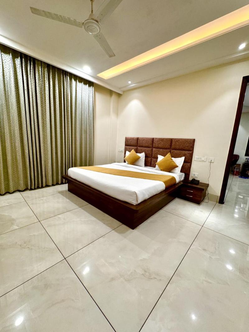 Prism Grand Otel Zirakpur Dış mekan fotoğraf