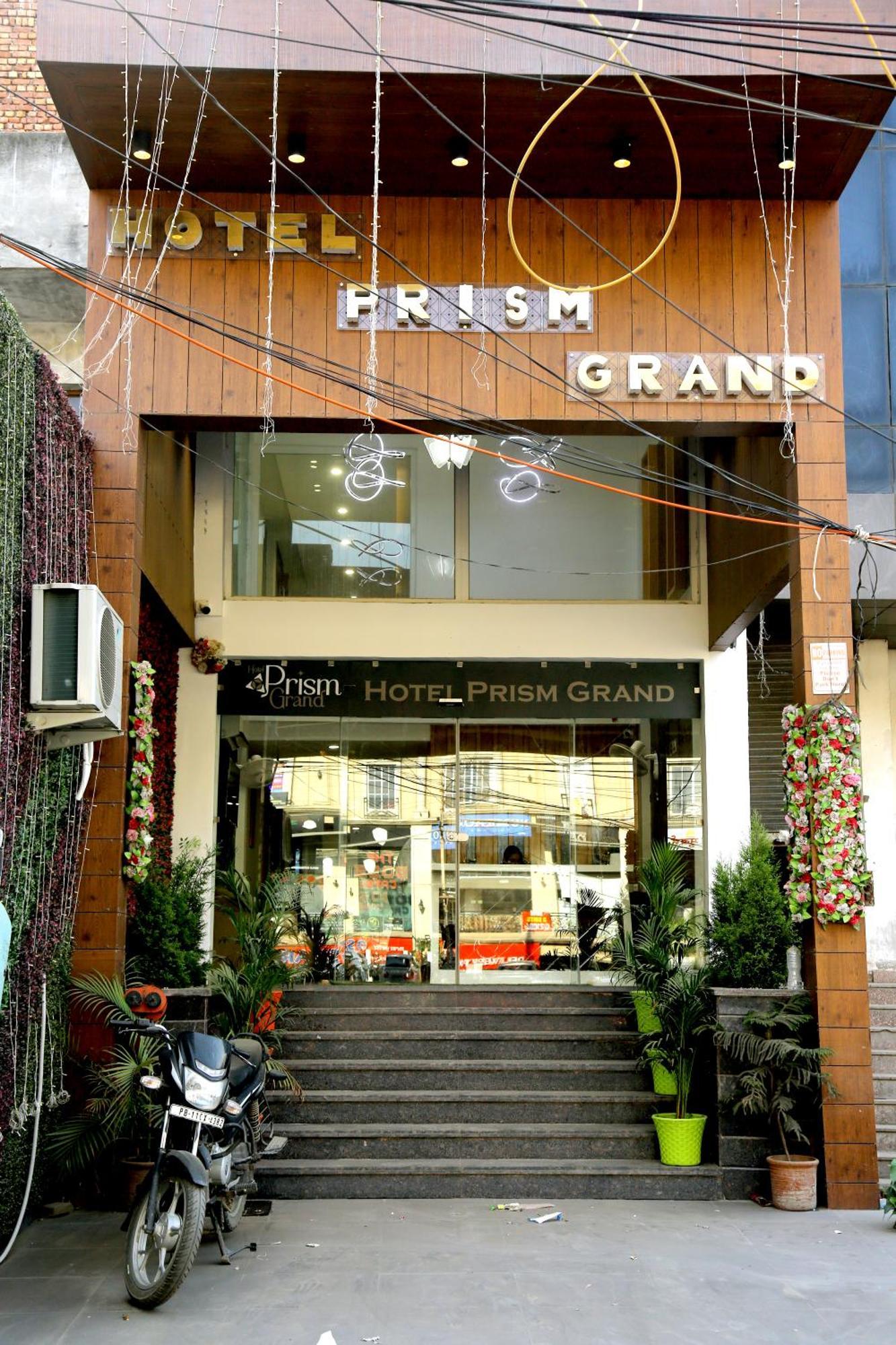 Prism Grand Otel Zirakpur Dış mekan fotoğraf