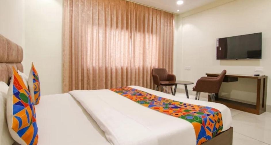 Prism Grand Otel Zirakpur Dış mekan fotoğraf